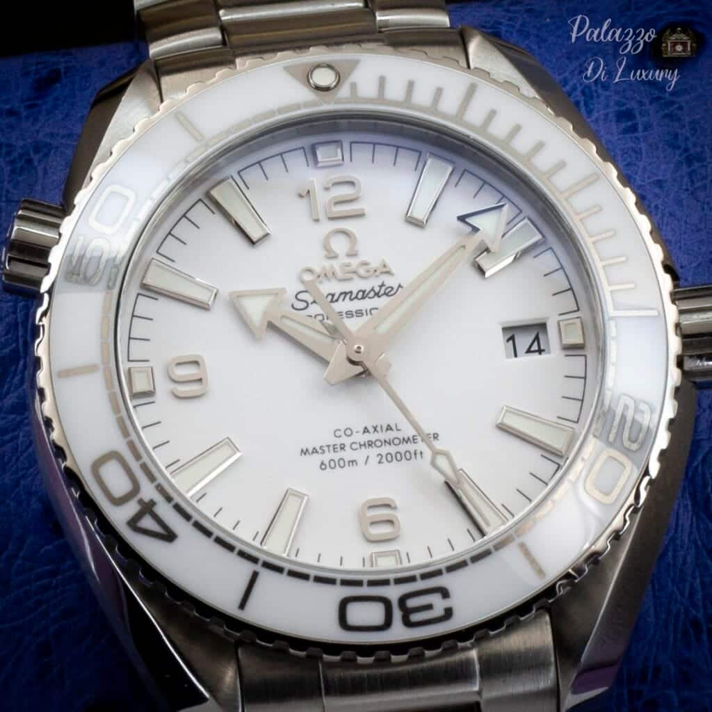 Omega Seamaster Planet Ocean 600m 215.30.40.20.04.001 White dial ceramic — front dial view