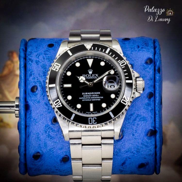 Rolex Submariner Date 16610 Black dial steel — front dial view