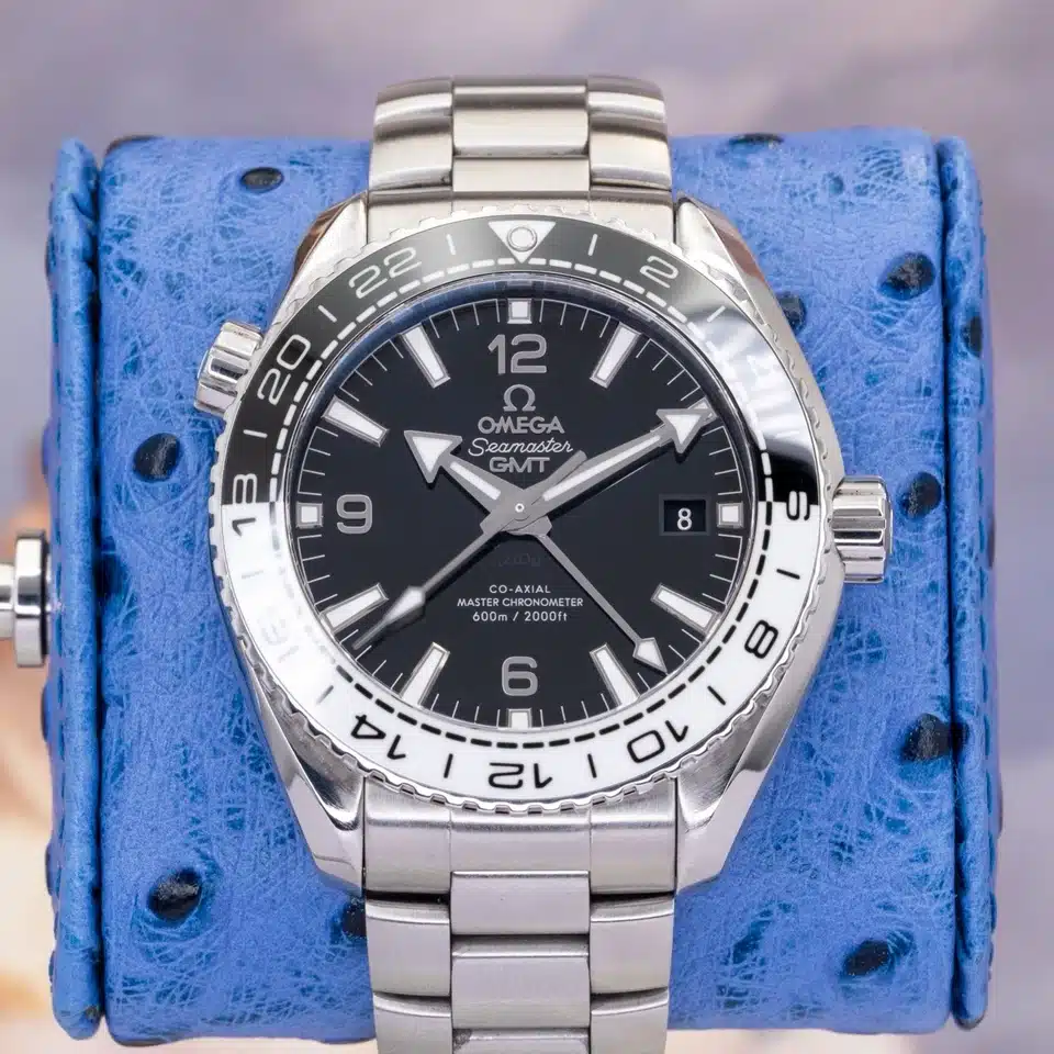 Omega Seamaster Planet Ocean GMT 215.30.44.22.01.001 Black dial steel — front dial view